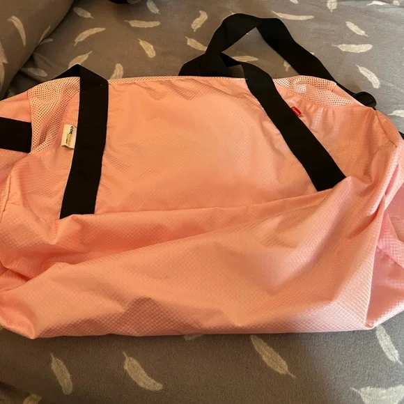 Supreme Duffle Bag Pink brand new